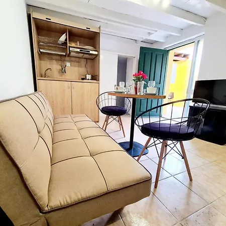 The 4Th Old Town Suites Apartmán *