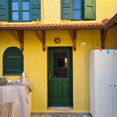 The 4Th Old Town Suites